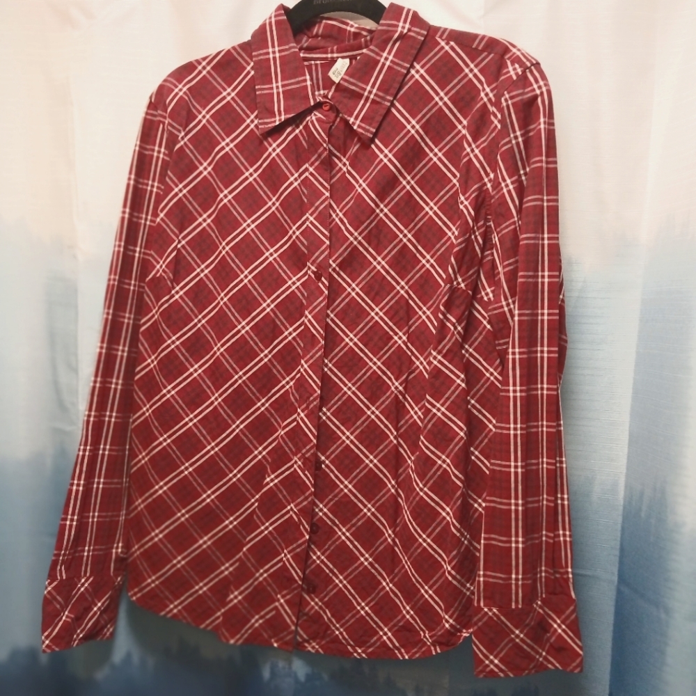 Woman's Long Sleeve Buttondown Shirt